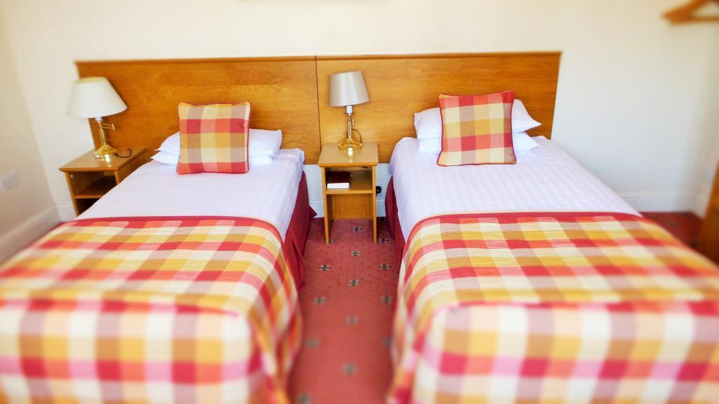 Roydon Marina Village Hotel Zimmer foto